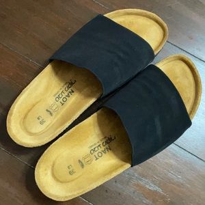 NAOT Ipanema Size 39/ US 8